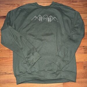 Gildan Forest Green Mountain Crewneck Sweater